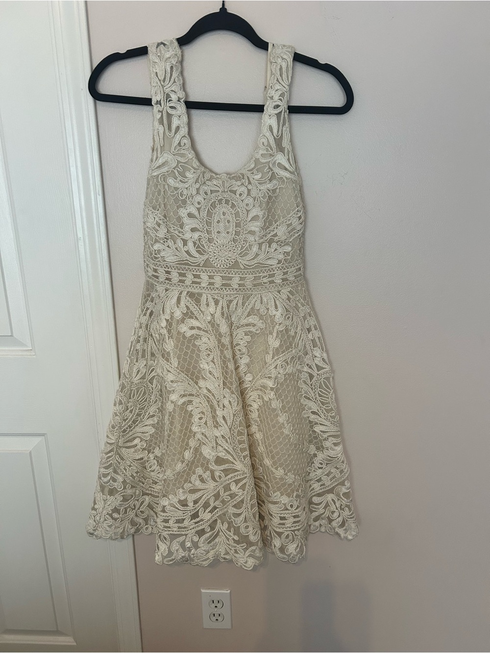 Lace-Embroidered Sleeveless Fit & Flare Dress in Ivory - Size XS